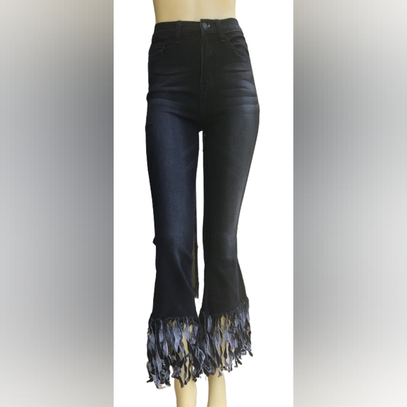 High Rise-Slim Fit Stretch fringe bottom black jean Brand Daisy - Picture 6 of 6